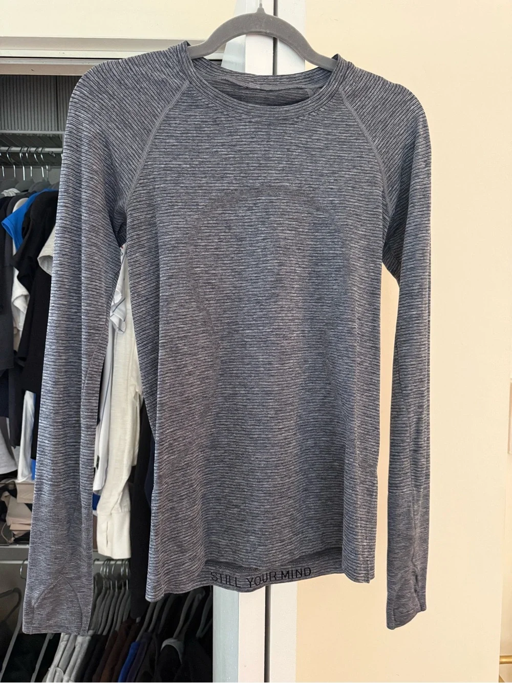 lululemon athletica Women's Long-Sleeve Heathered Charcoal Top